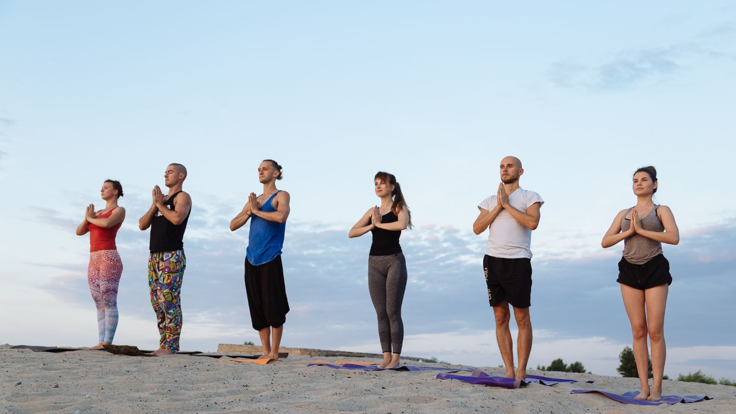 Ritiri Yoga 21 yoga camping mare